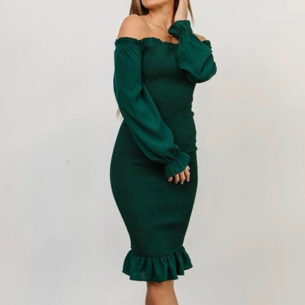 Baltic Born Women’s Esther Smocked Midi Off The Shoulder Dress Green Size XS